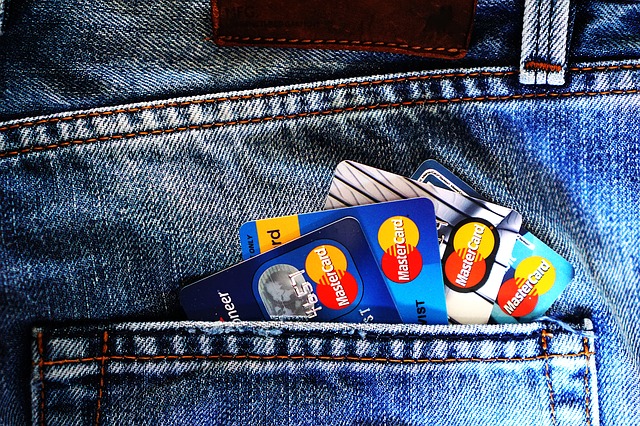 Tipologie di carte di credito e caratteristiche Tipologie di carte di credito e caratteristiche